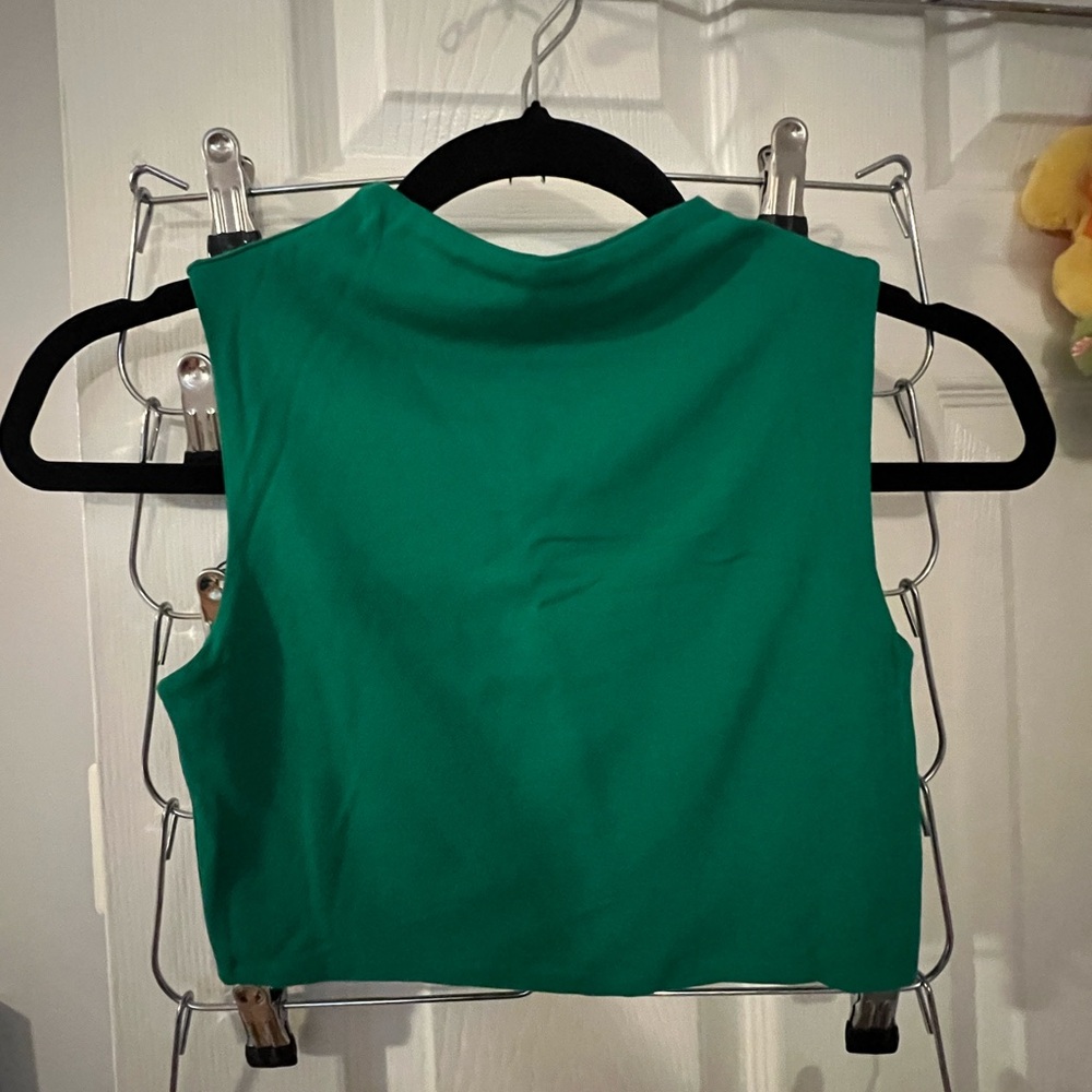 naked wardrobe Emerald Green Sleeveless Crop Top